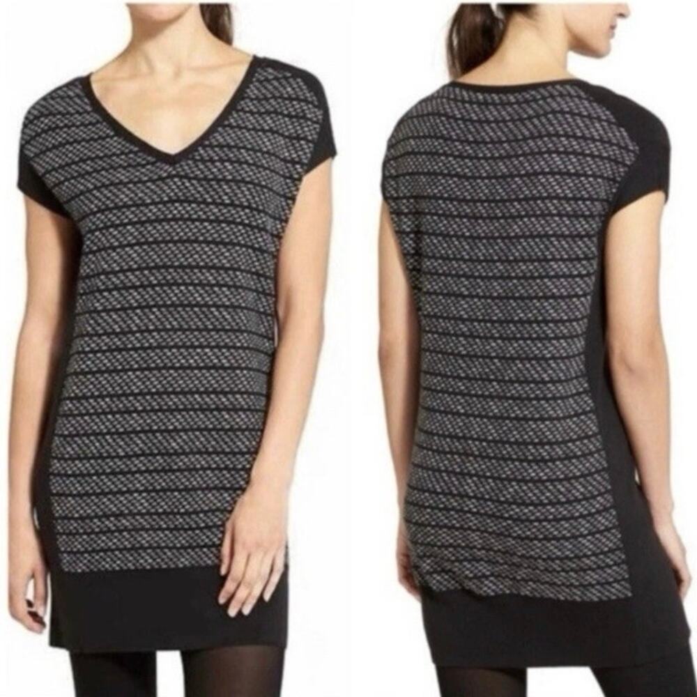Athleta Thereafter Sweater Dress V-Neck Black White Striped Knit Size MEDIUM